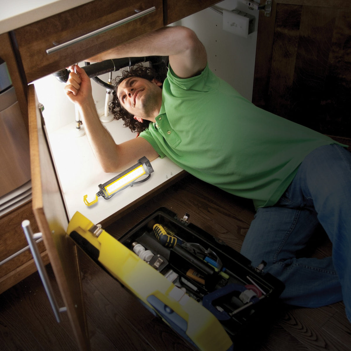 Stanley Bright Bar 650-Lumen LED Work Light - 9