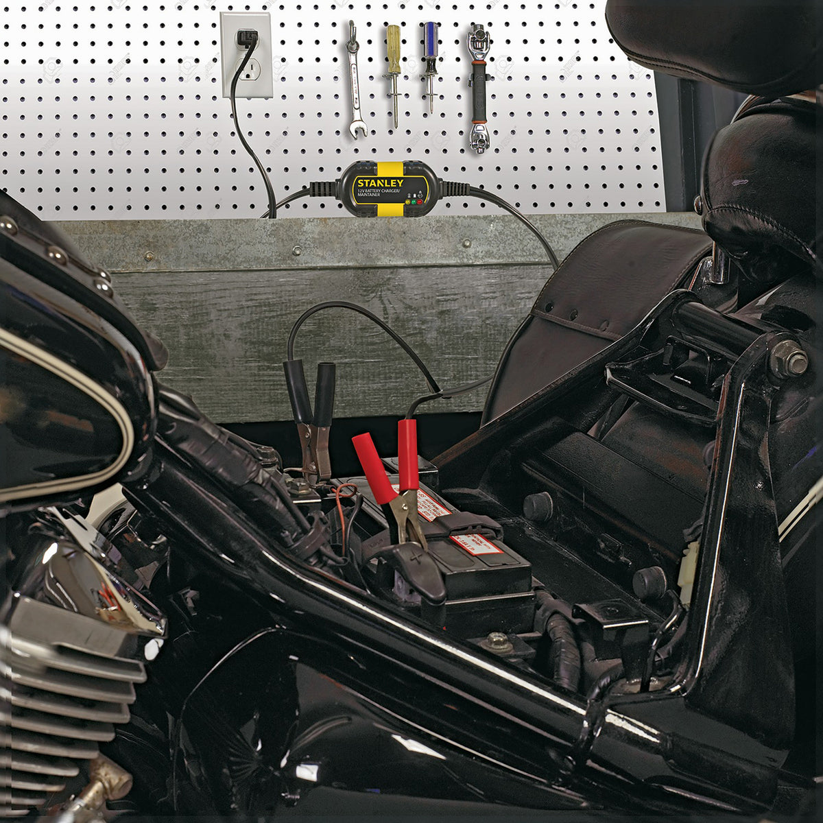 Stanley 12-Volt 1-Amp Battery Charger/Maintainer - 2