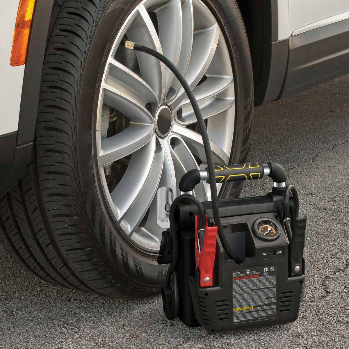 Stanley 1,000-Amp-Peak 12-Volt Rechargeable Jump Starter - 7