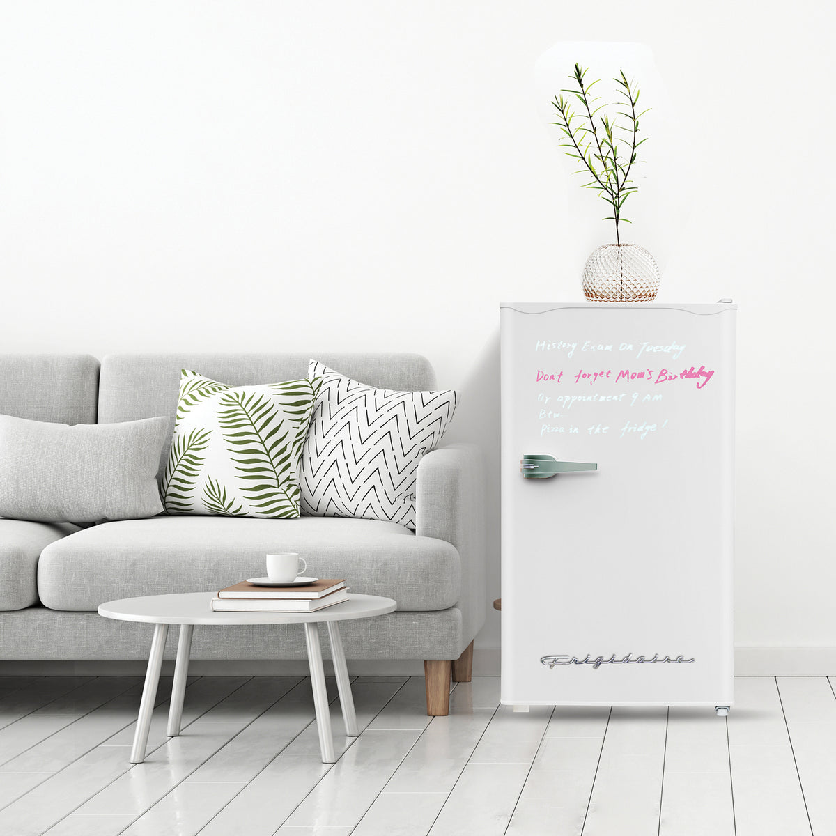 Frigidaire 3.2-Cu.-Ft. 65-Watt Eraser-Board Door Retro Compact Fridge — White - 9