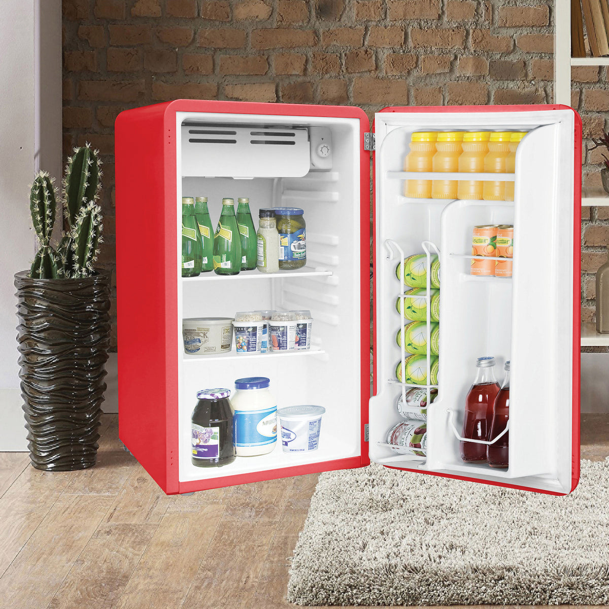 Frigidaire 3.2-Cu.-Ft. 60-Watt Retro Compact Refrigerator (Red) - 5