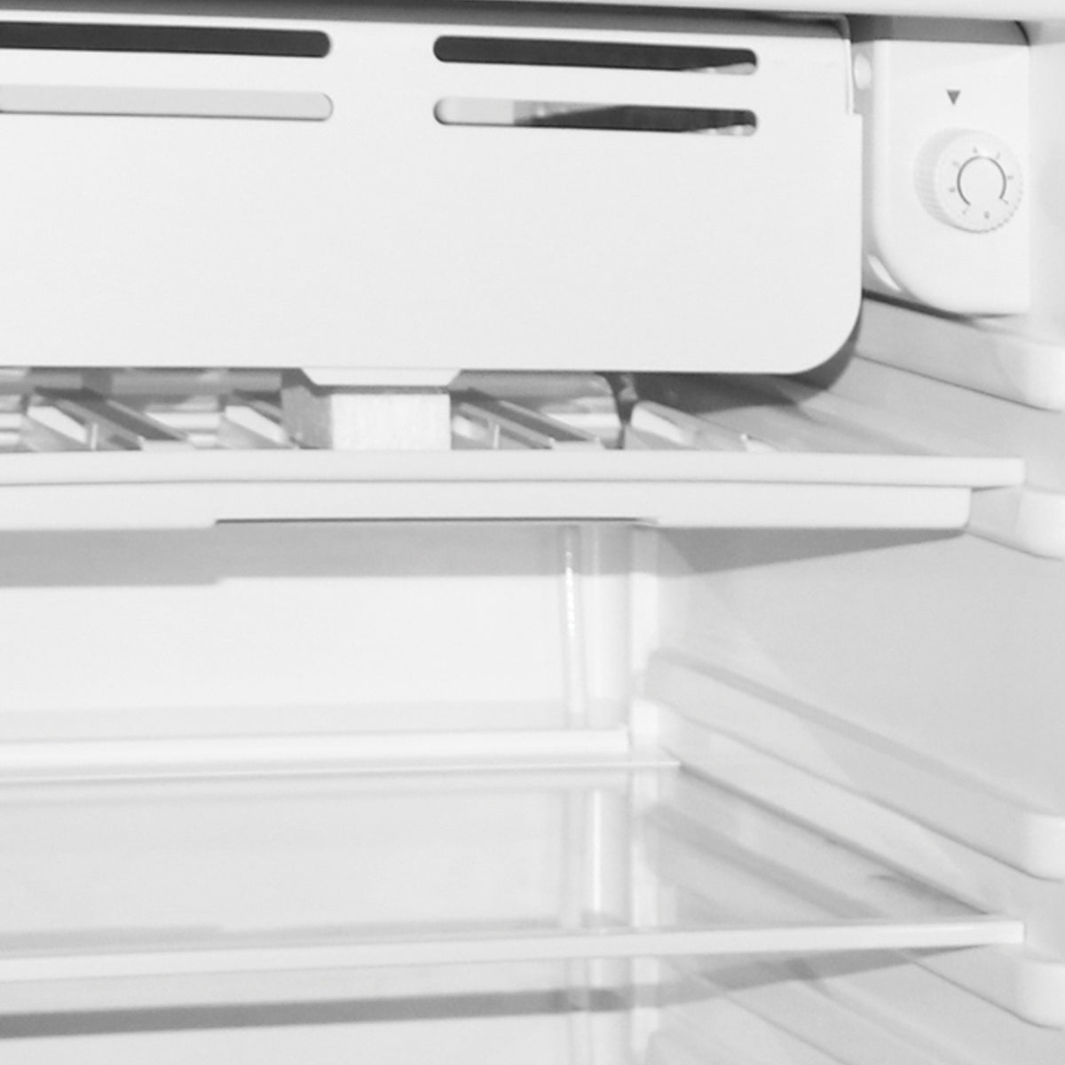 Frigidaire 3.2-Cu.-Ft. 60-Watt Retro Compact Refrigerator (Mint) - 12