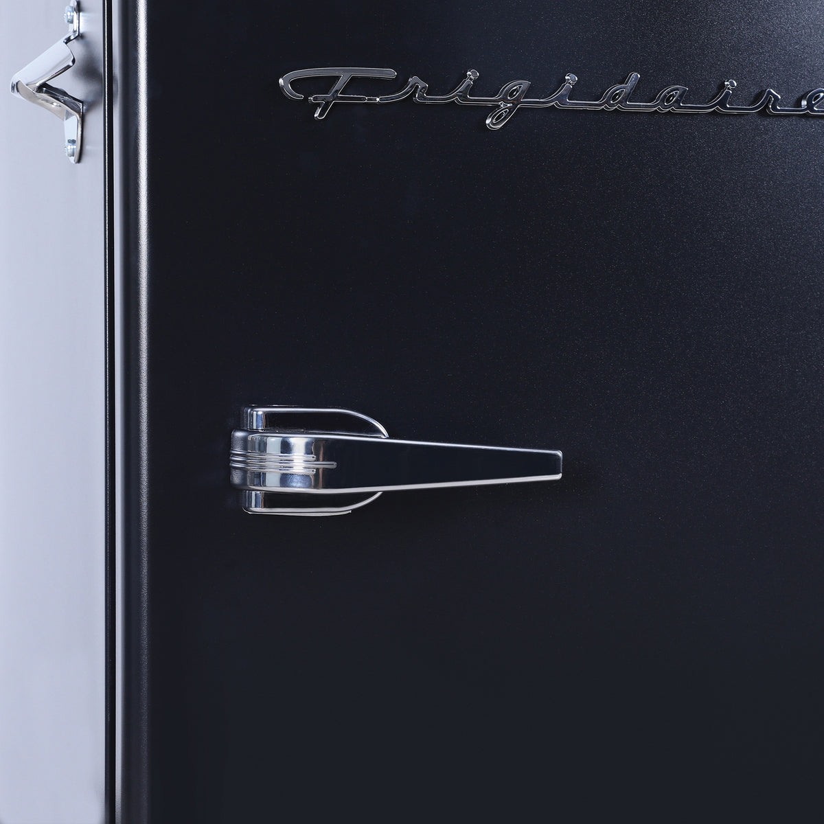 Frigidaire 3.2-Cu.-Ft. 65-Watt Retro Bar Fridge — Black - 15