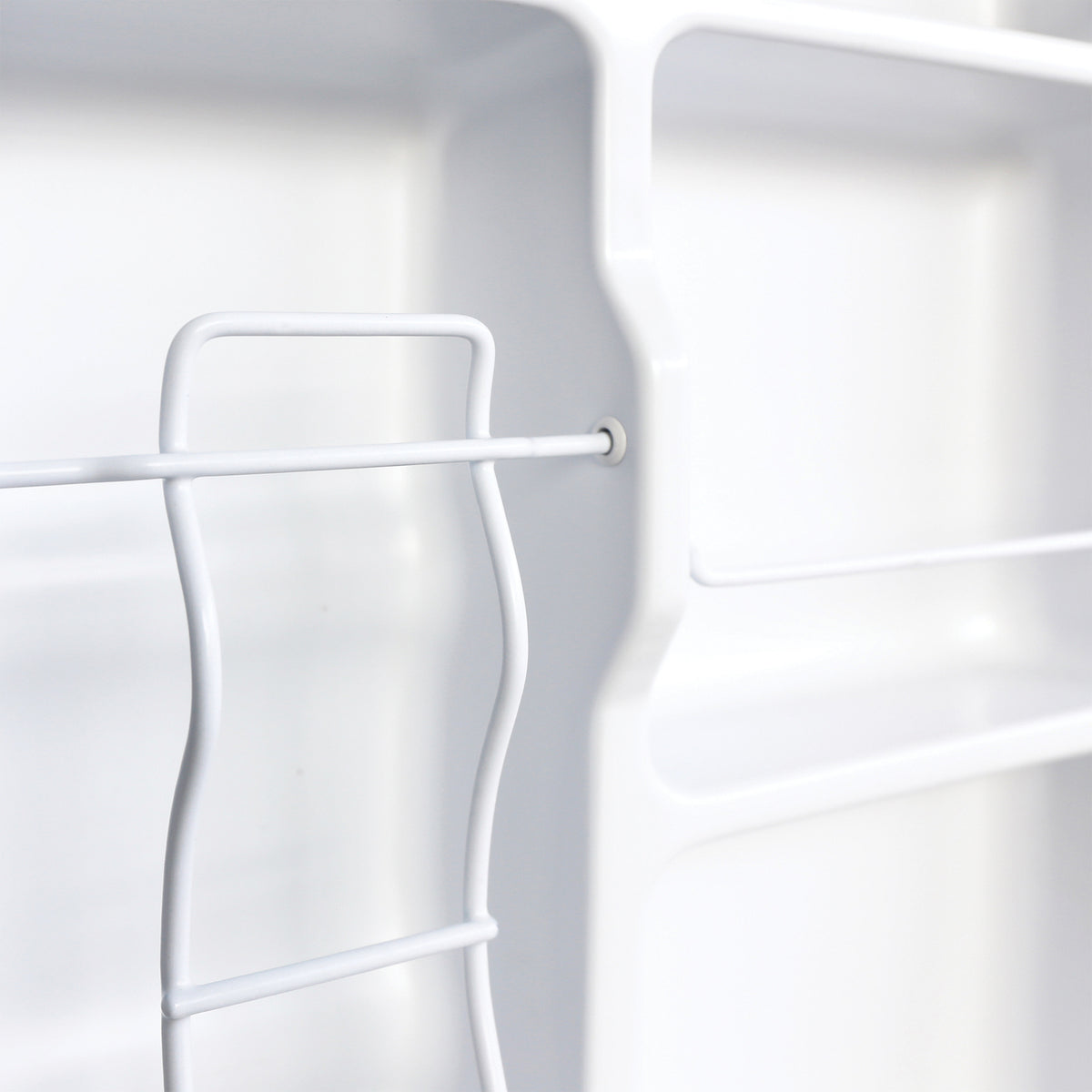 Frigidaire 3.2-Cu.-Ft. 65-Watt Retro Bar Fridge — Black - 17