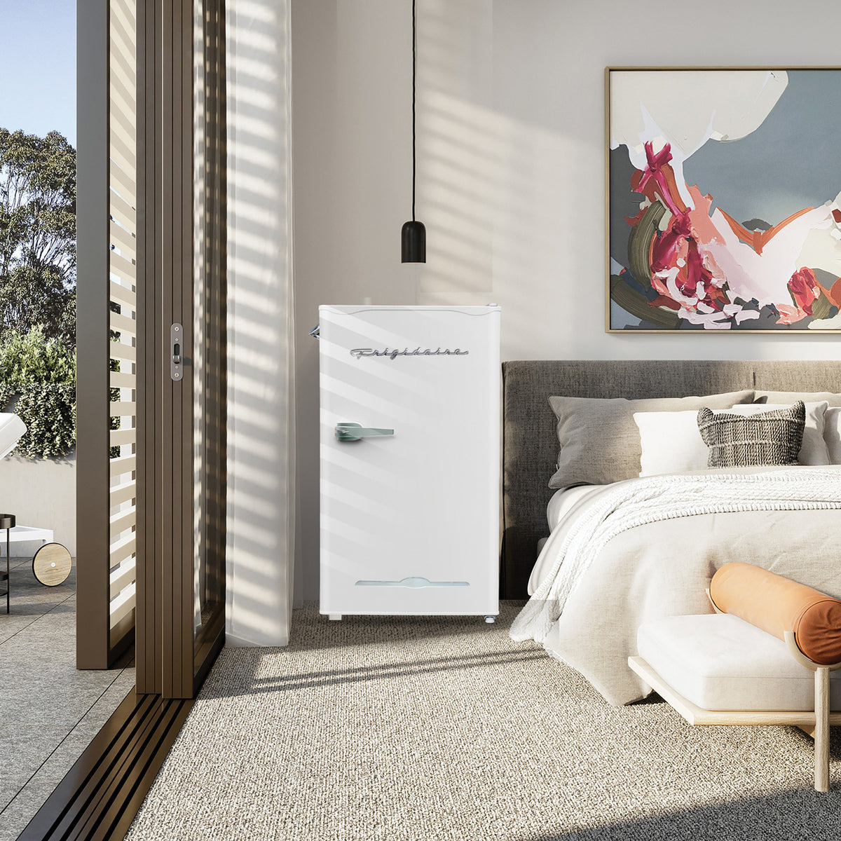 Frigidaire 3.2-Cu.-Ft. 65-Watt Retro Bar Fridge — White - 7