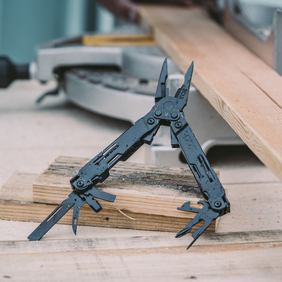 SOG PowerAccess 18-in-1 Multi-Tool (Black) - 2