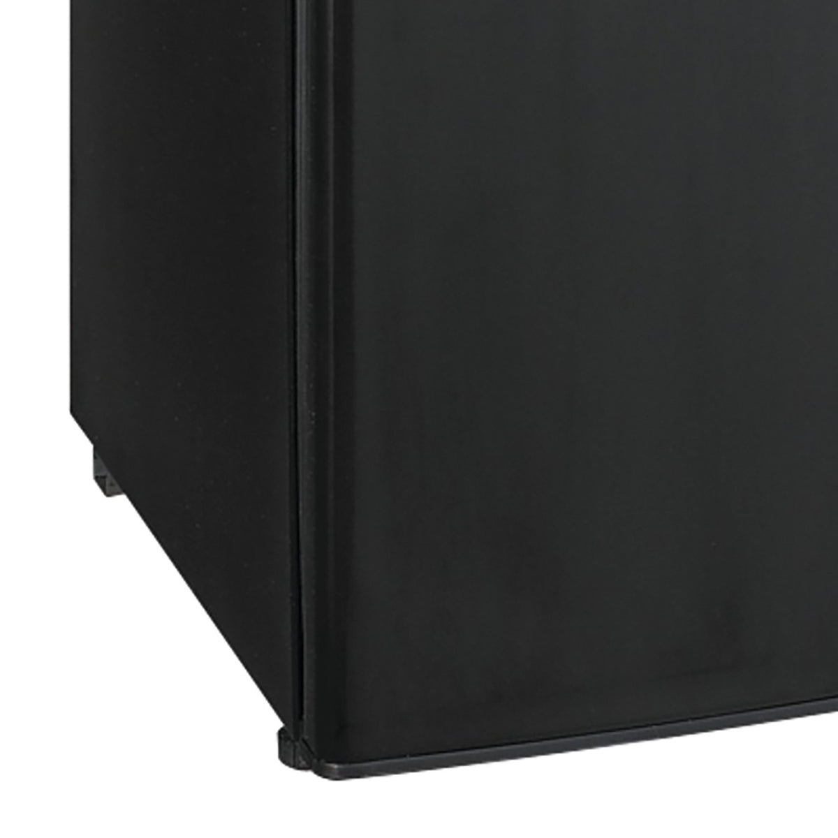 Magic Chef 3.5 Cubic-Foot Mini Refrigerator (Black) - 4