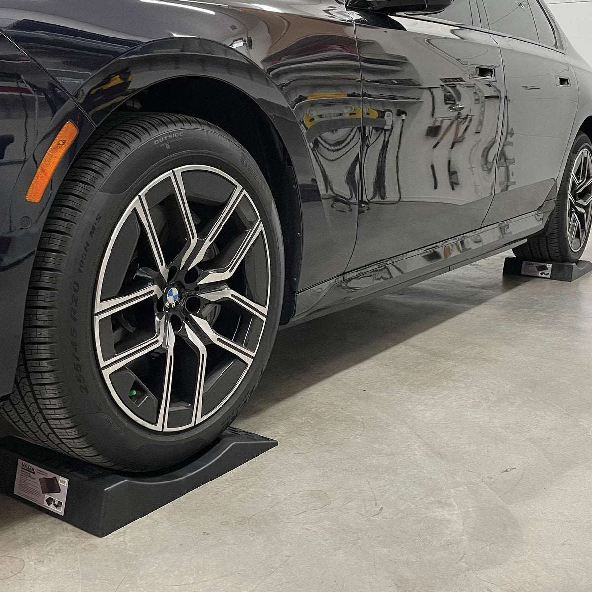 Maxsa Innovations Park Right Flat-Free Tire Ramps - 8