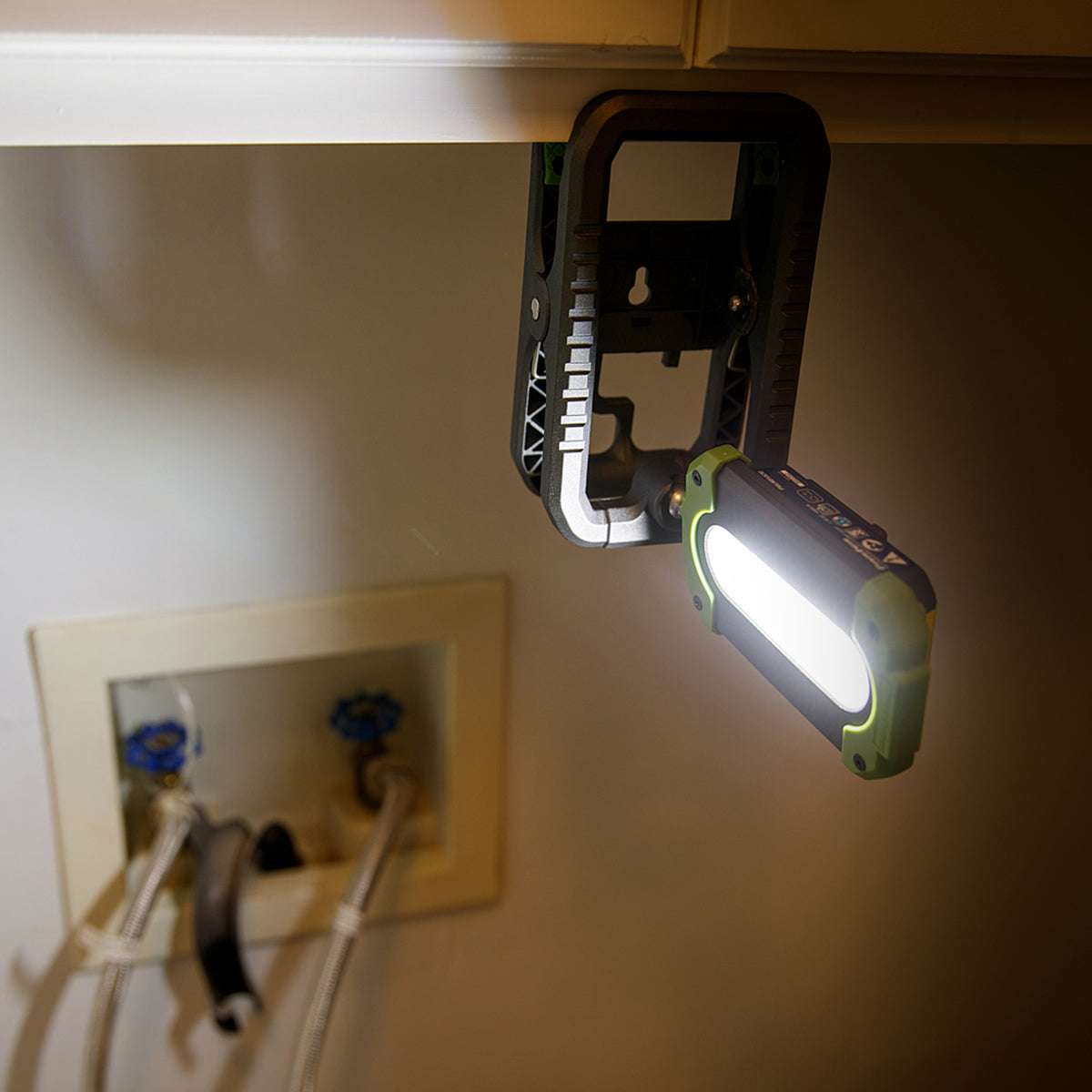 PowerSmith 1,000-Lumen Rechargeable LED Clamp Light - 2