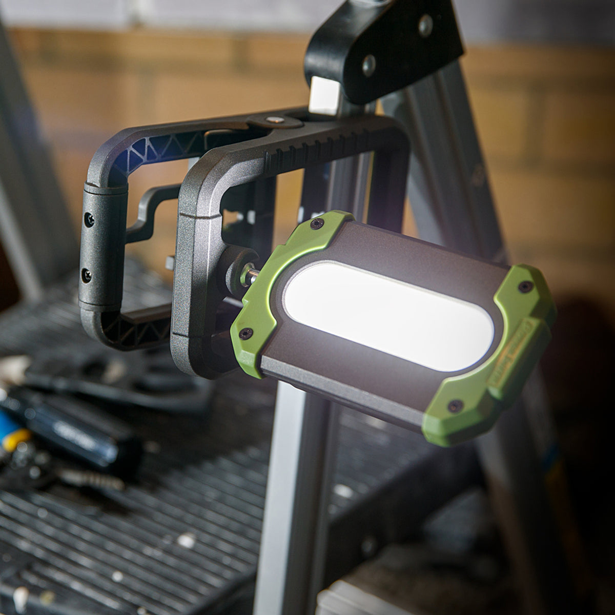 PowerSmith 1,000-Lumen Rechargeable LED Clamp Light - 3