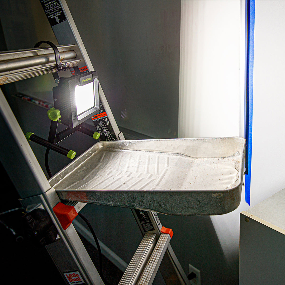 PowerSmith 2,000-Lumen 20-Watt LED Work Light - 3